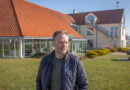 Strandhotellet “Venter på far”